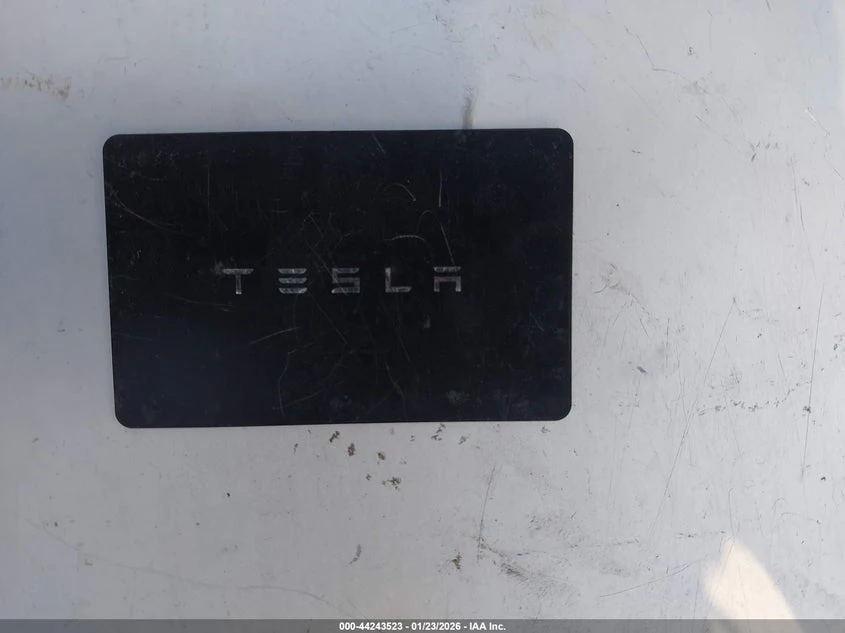 Tesla Model Y Long Range Launch Series AWD, снимка 11 - Автомобили и джипове - 53849321