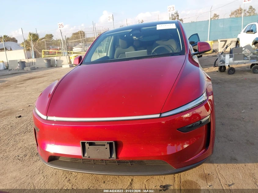 Tesla Model Y Long Range Launch Series AWD, снимка 12 - Автомобили и джипове - 53849321