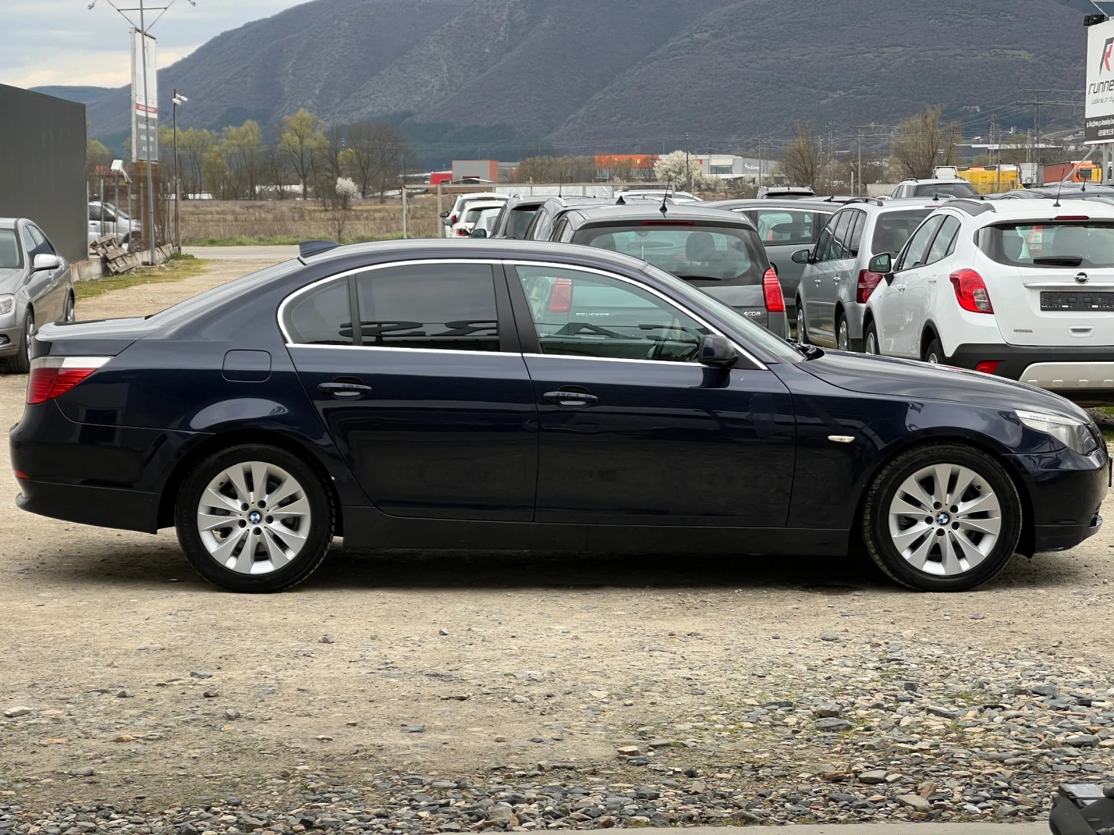 BMW 525 E60-177кс/Автомат/Навигация/Ел.седалки/Парктроник , снимка 4 - Автомобили и джипове - 53970057