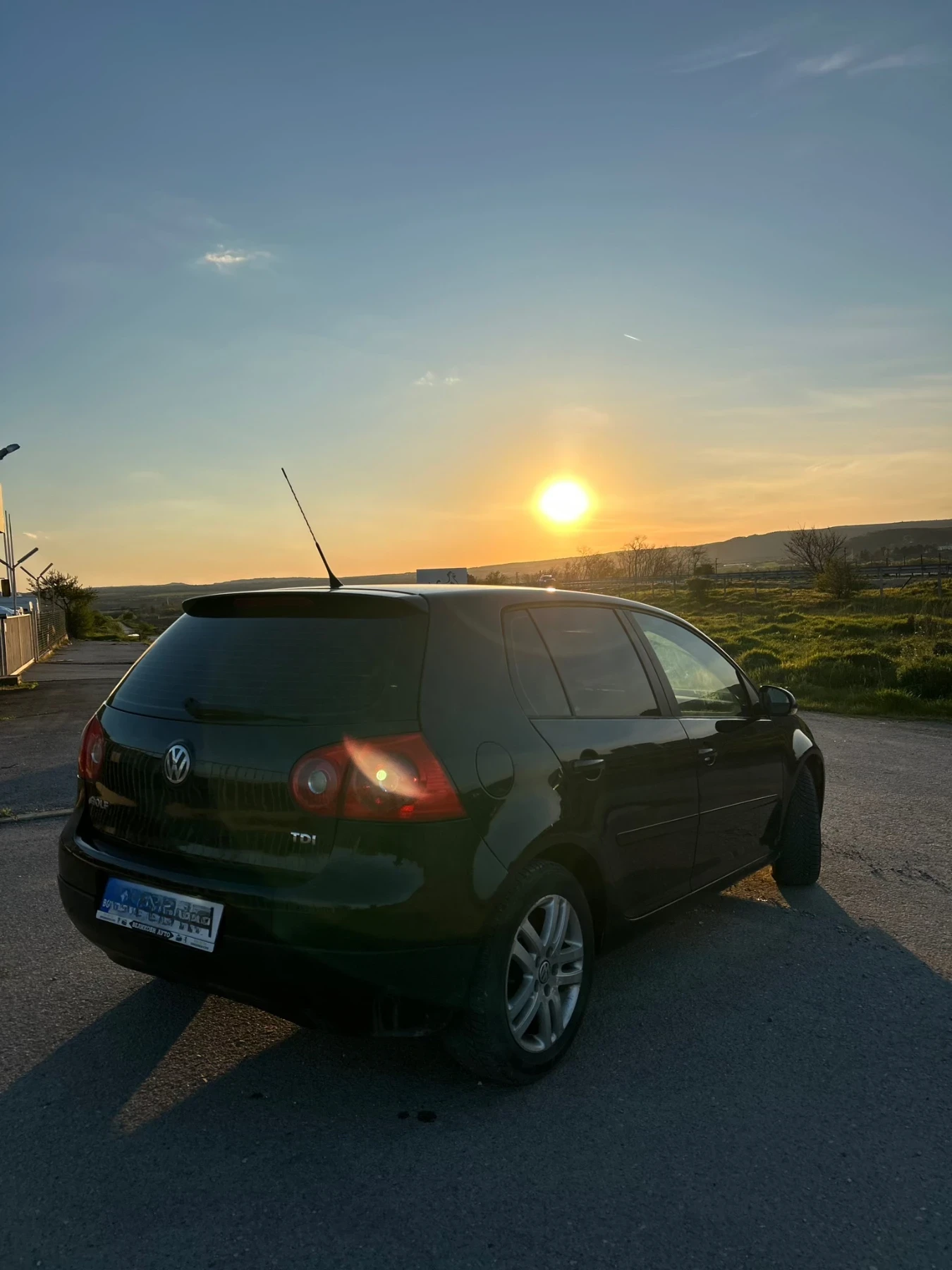 VW Golf 1.9 TDI, снимка 5 - Автомобили и джипове - 54296940