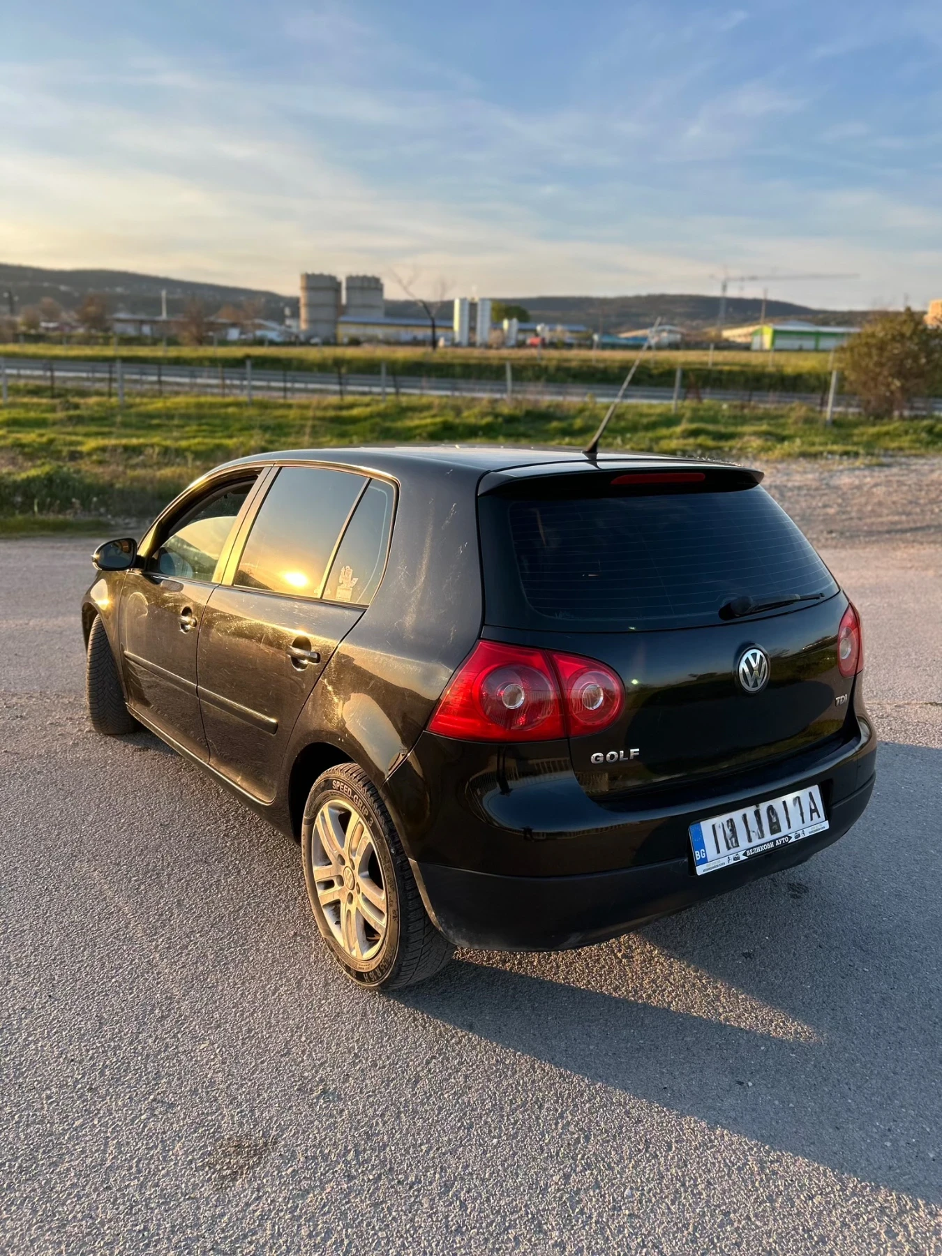 VW Golf 1.9 TDI, снимка 4 - Автомобили и джипове - 54296940