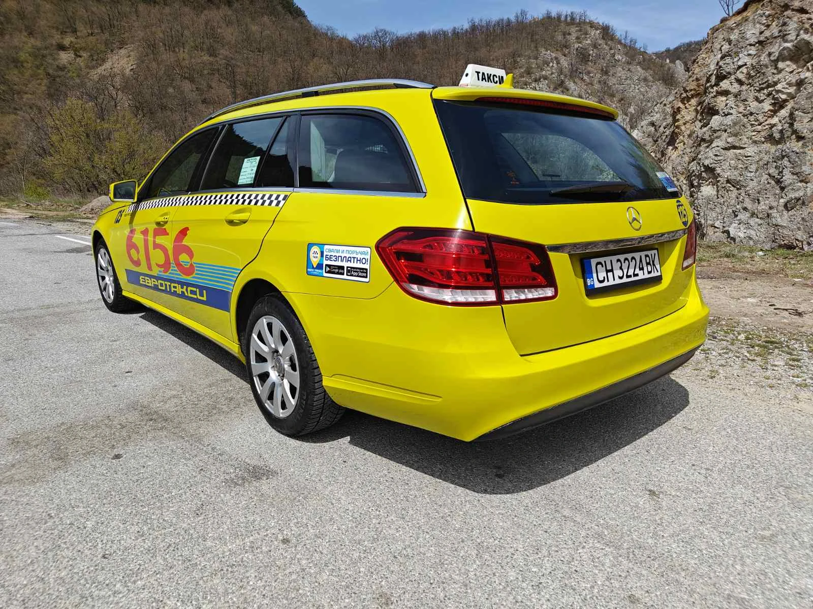 Mercedes-Benz E 200, снимка 3 - Автомобили и джипове - 54311392