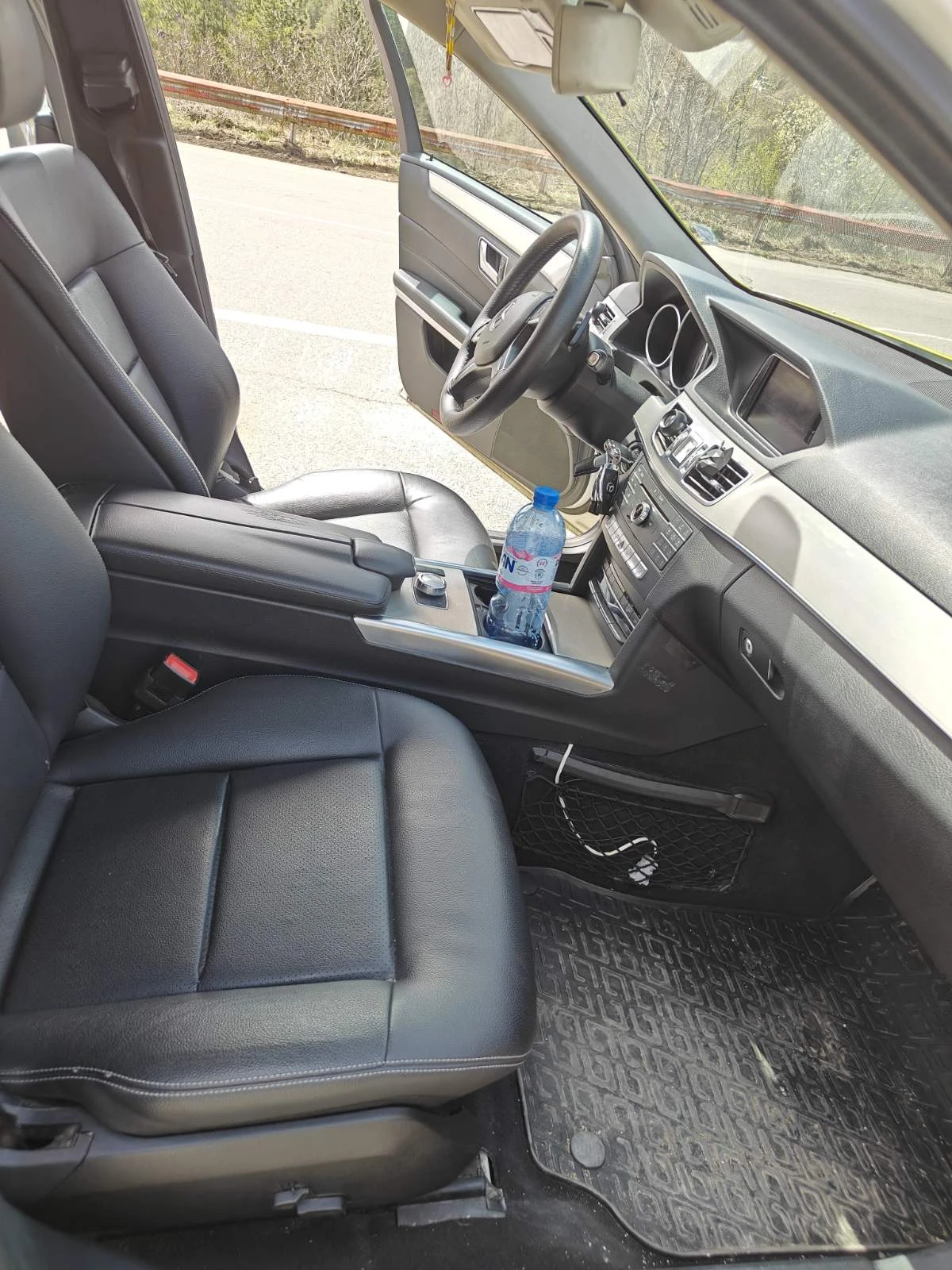 Mercedes-Benz E 200, снимка 7 - Автомобили и джипове - 54311392