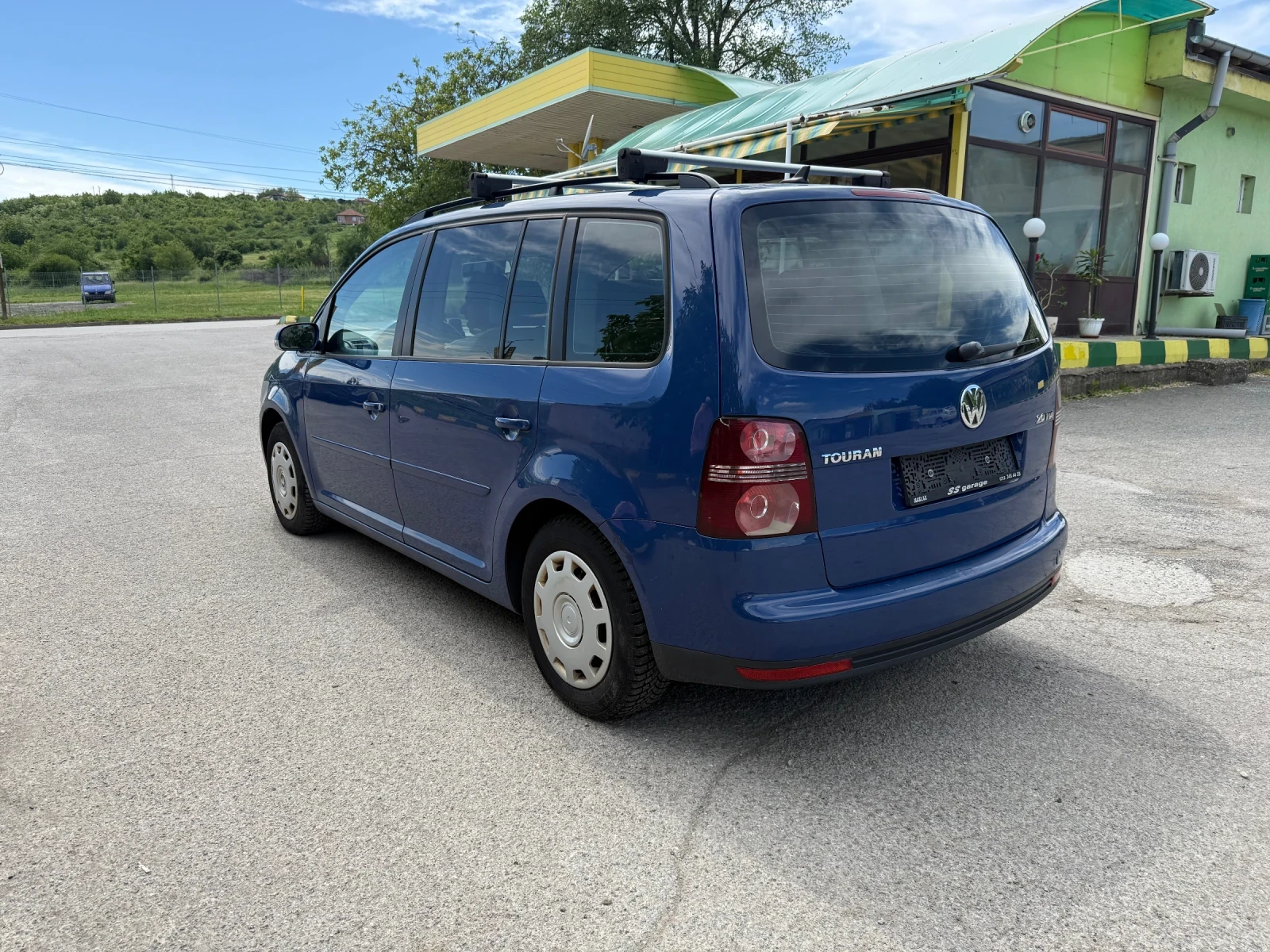 VW Touran 2.0 TDI, снимка 5 - Автомобили и джипове - 54554679
