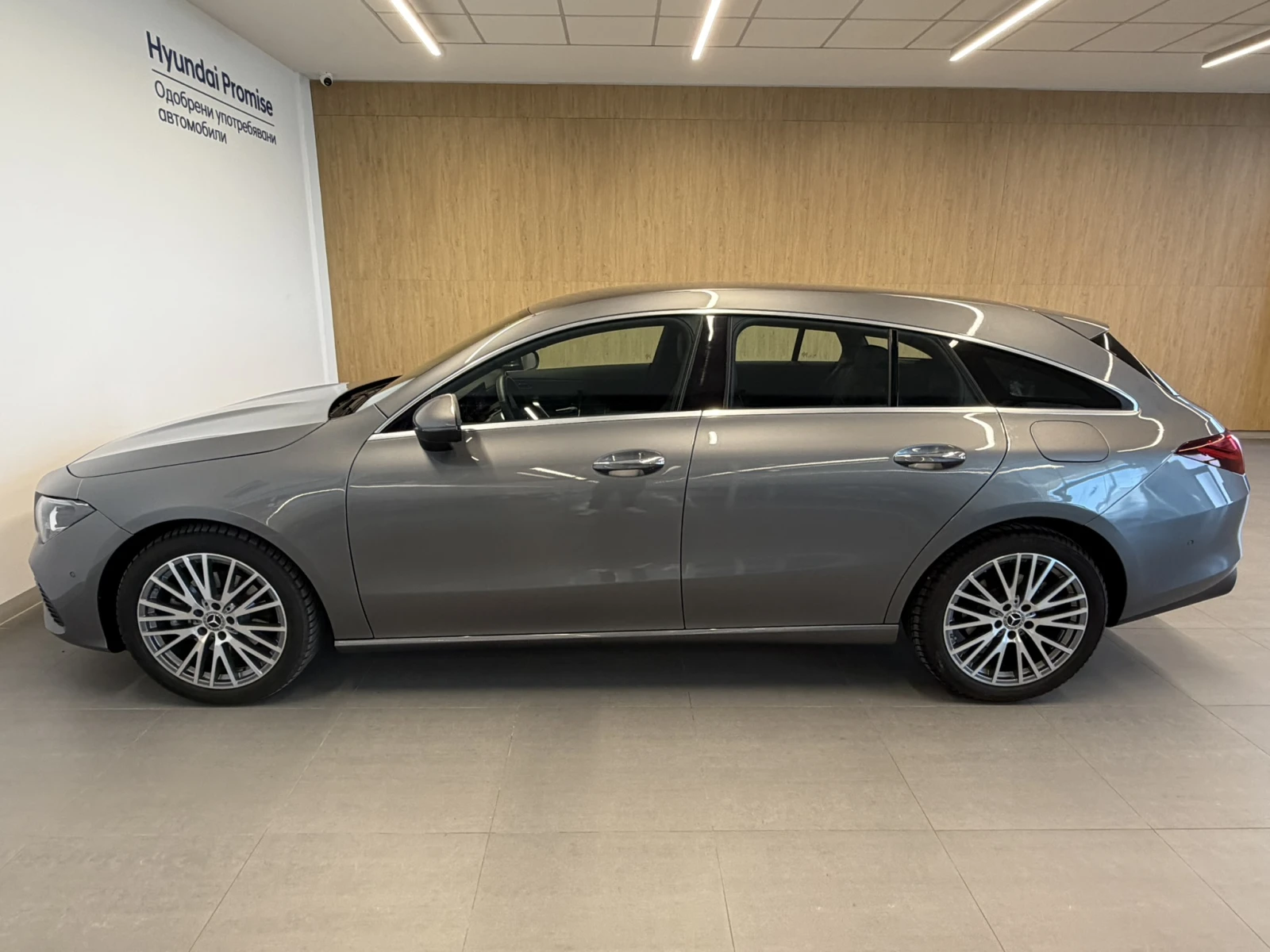Mercedes-Benz CLA 180, снимка 2 - Автомобили и джипове - 55143623
