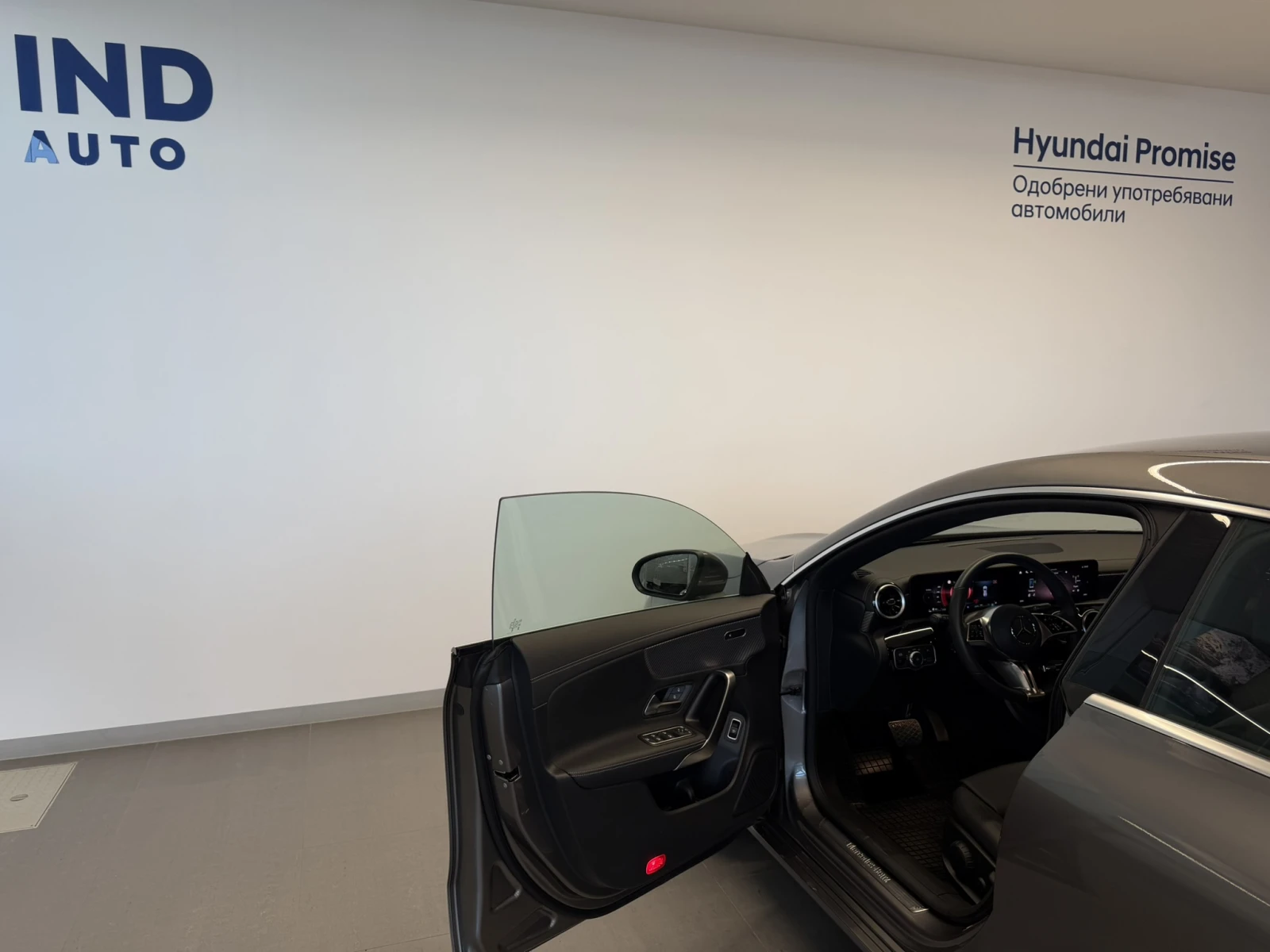 Mercedes-Benz CLA 180, снимка 10 - Автомобили и джипове - 55143623