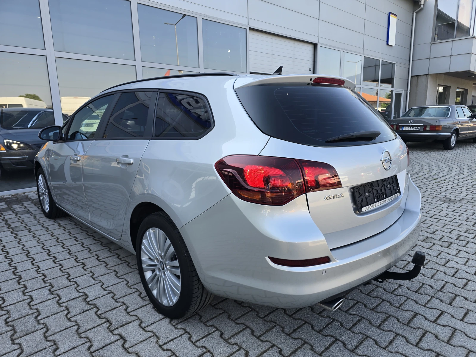 Opel Astra Автоматик !! 129000км!!!!!!!!!!!, снимка 7 - Автомобили и джипове - 55387500