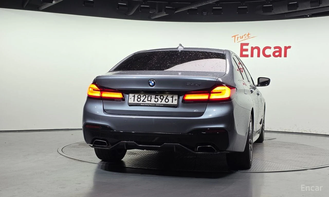 BMW 530 M* SPORT* HARMON* KARDON* ОБДУХВАНЕ* ДИСТРОНИК* ХЕ, снимка 4 - Автомобили и джипове - 55467128