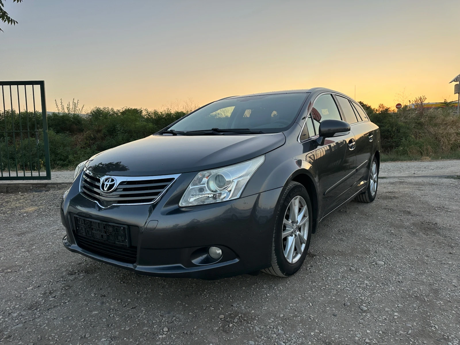 Toyota Avensis 1.8-VVTI-2011-РЪЧКА-БИЗНЕС-1-С-НИК-1Г-ГАРАНЦИЯ