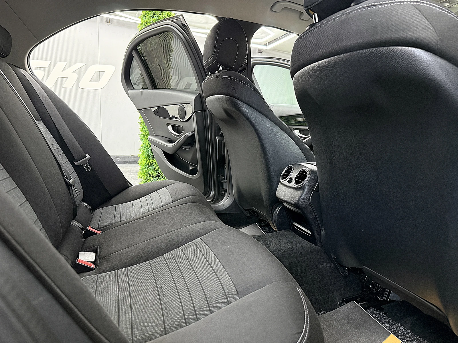 Mercedes-Benz C 220 4-Matic/6.3AMG-Line/9GT/�������� ������ | Mobile.bg � ����������� 11
