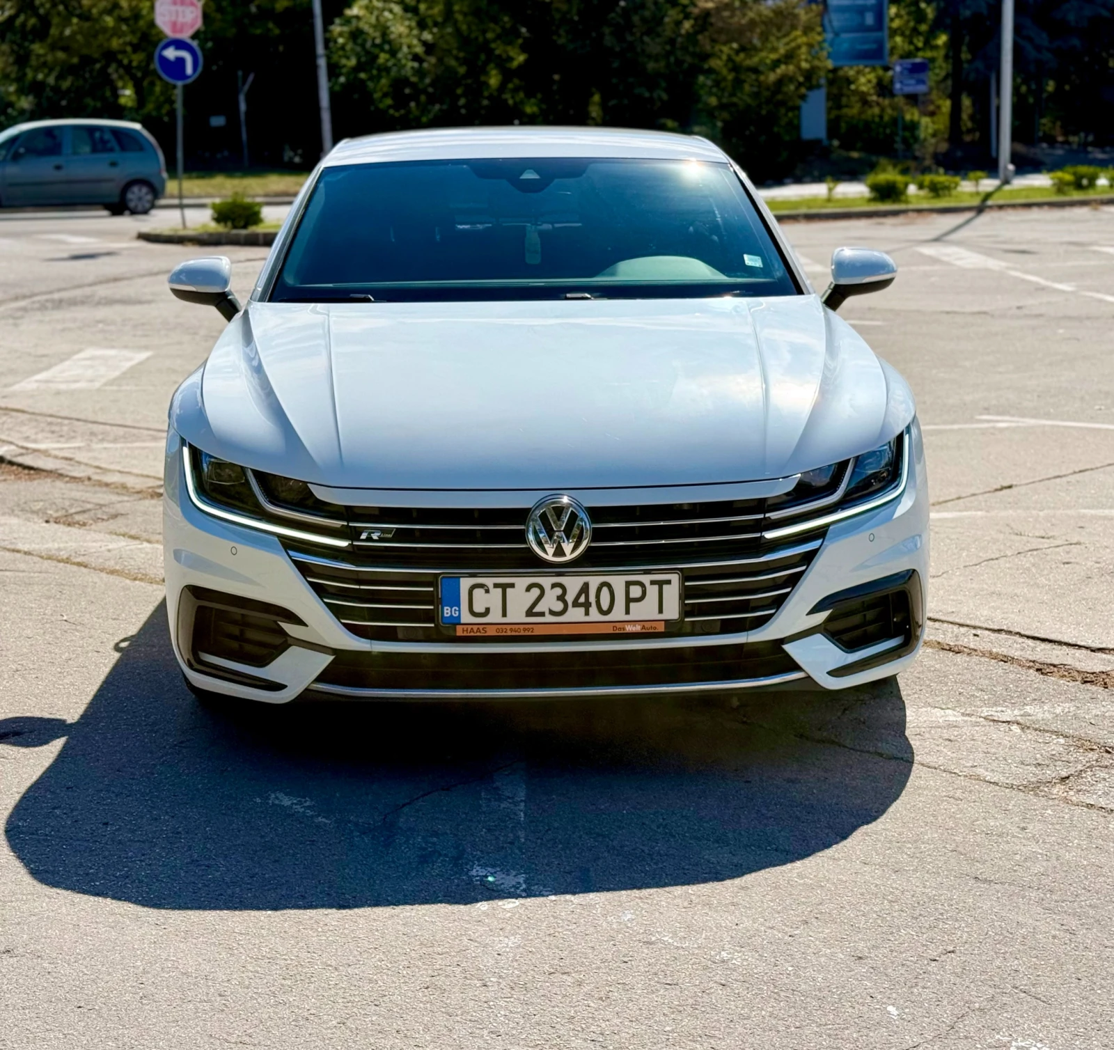 VW Arteon 2.0* 190* R-Line* , снимка 3 - Автомобили и джипове - 56354193