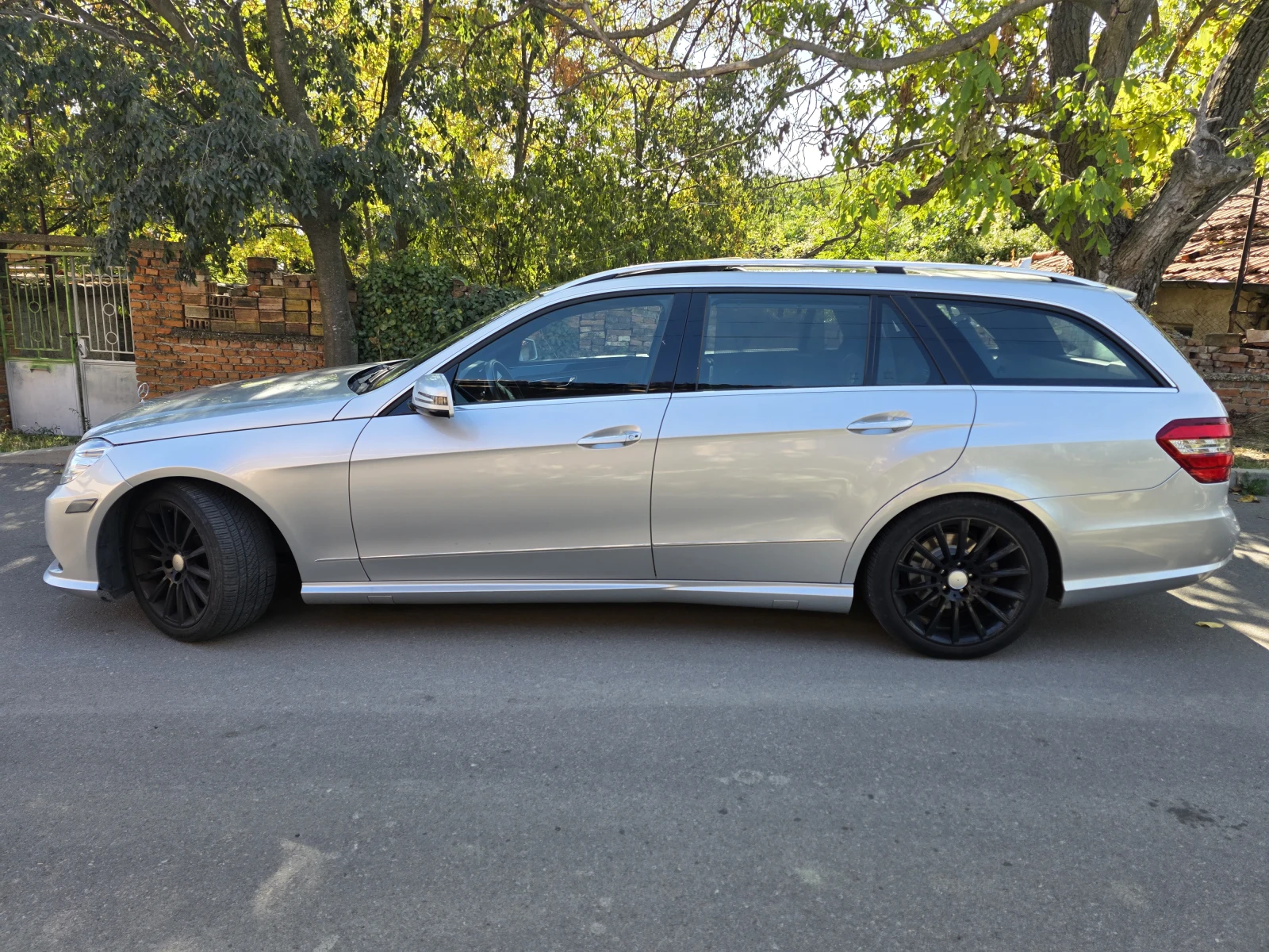 Mercedes-Benz E 350 4 matic, снимка 3 - Автомобили и джипове - 56542203