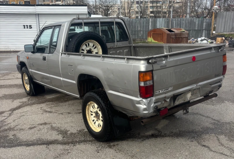 Mitsubishi L200 2.5 TD, снимка 5 - Автомобили и джипове - 53539372