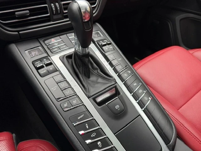 Porsche Macan GTS | CARFAX | Обслужван в дилърство на Порше | , снимка 13 - Автомобили и джипове - 56183137