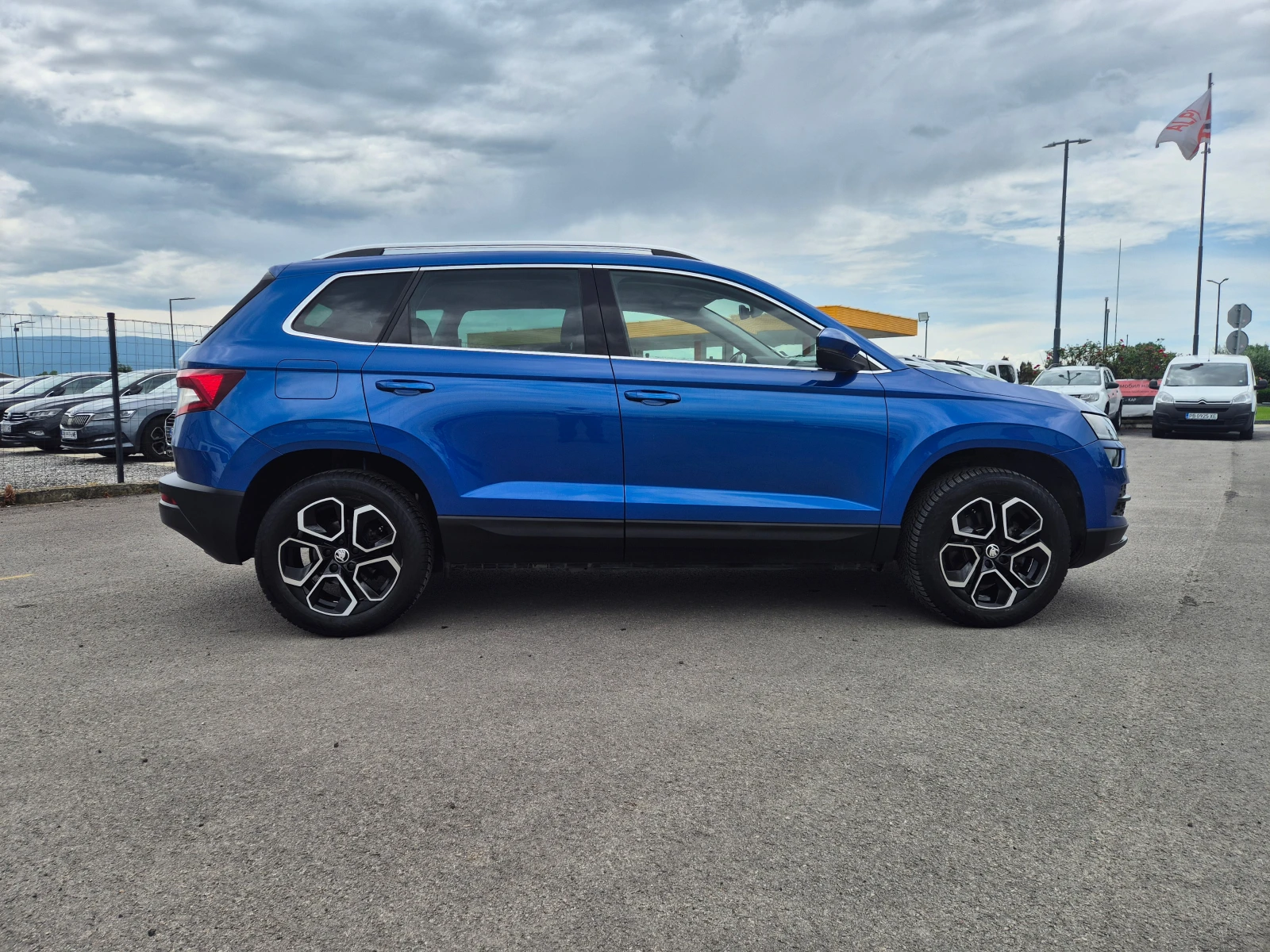 Skoda Karoq С-Гаранция-4х4-А/Т-2.0-150кс, снимка 6 - Автомобили и джипове - 50234213