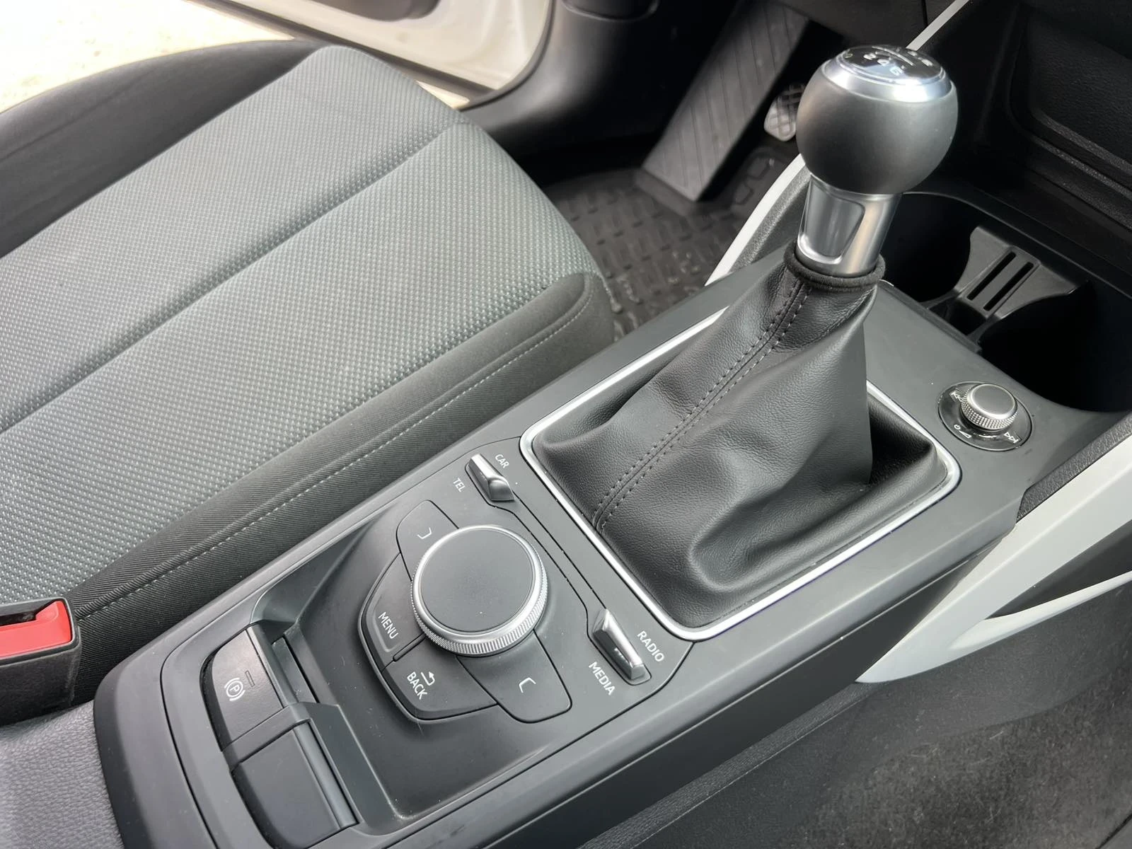 Audi Q2 1.6 ТДИ - изображение 3