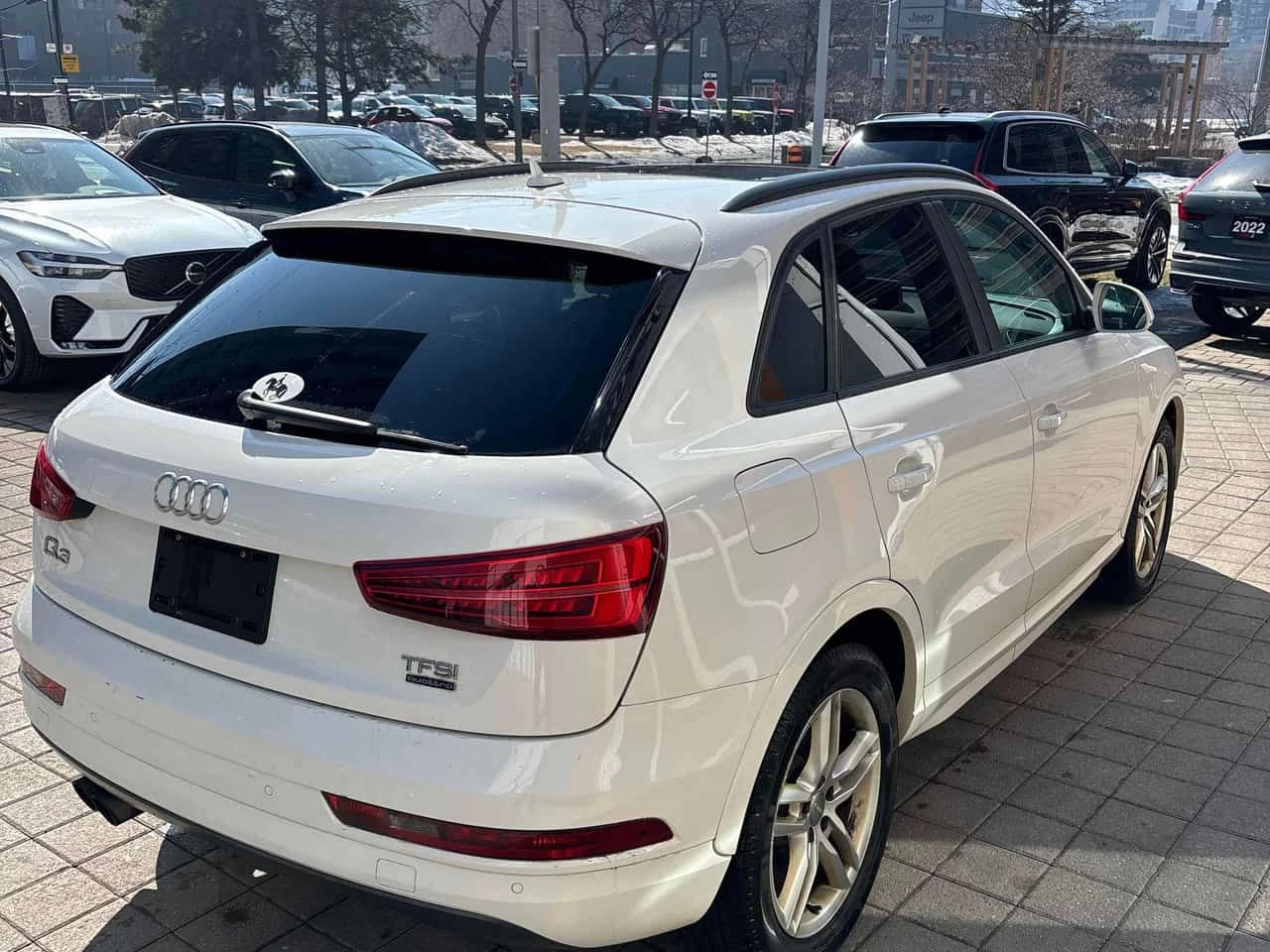 Audi Q3 * Komfort * CARFAX * ЦЕНА ДО БГ, снимка 3 - Автомобили и джипове - 53740545
