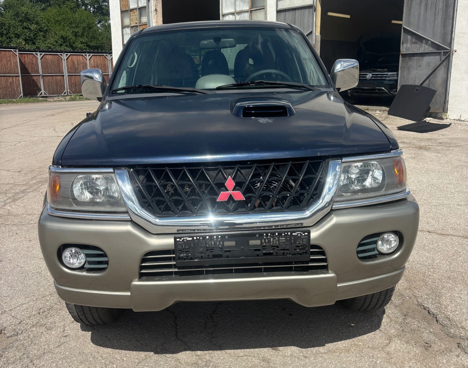 Mitsubishi Pajero sport 2.5 TDI, снимка 3 - Автомобили и джипове - 55223721