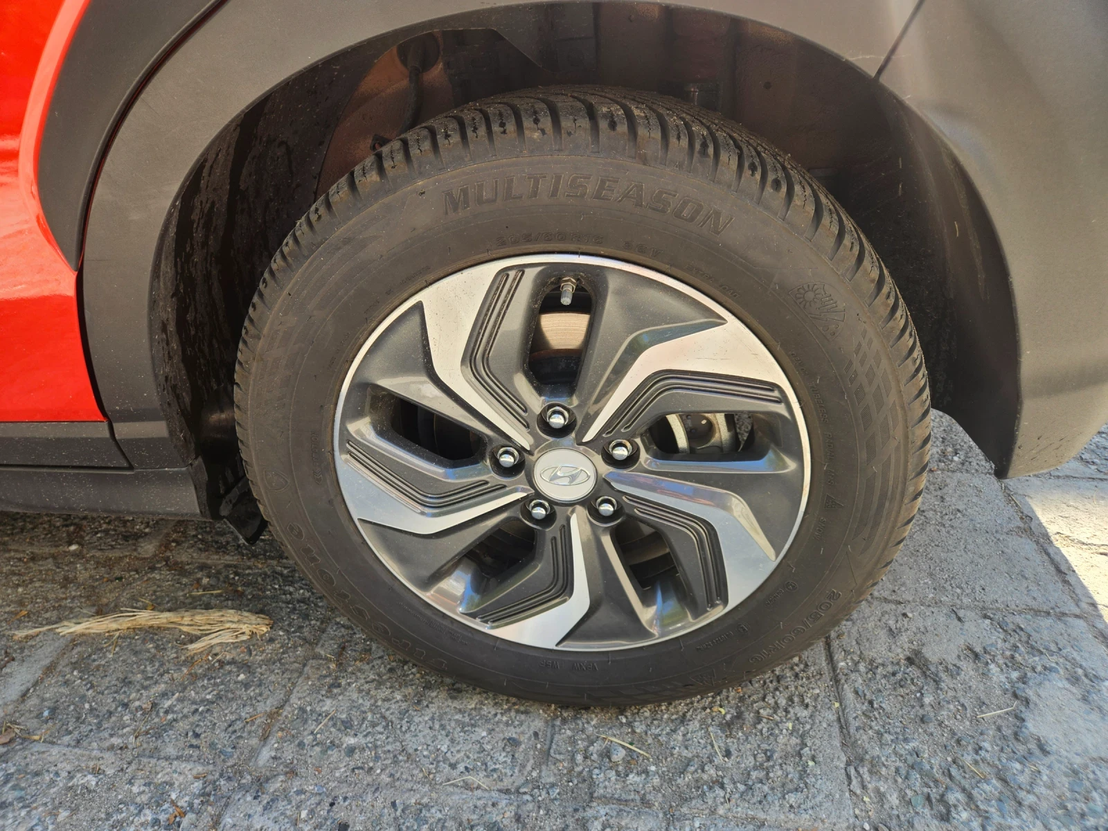 Hyundai Kona SUV, снимка 11 - Автомобили и джипове - 55627686