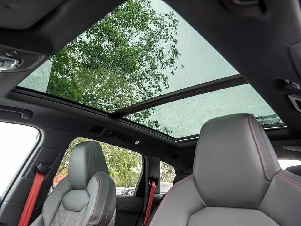 Audi SQ7 FACELIFT / CERAMIC / MATRIX / 360 / B&O/ HUD/ PANO, снимка 6 - Автомобили и джипове - 56094949