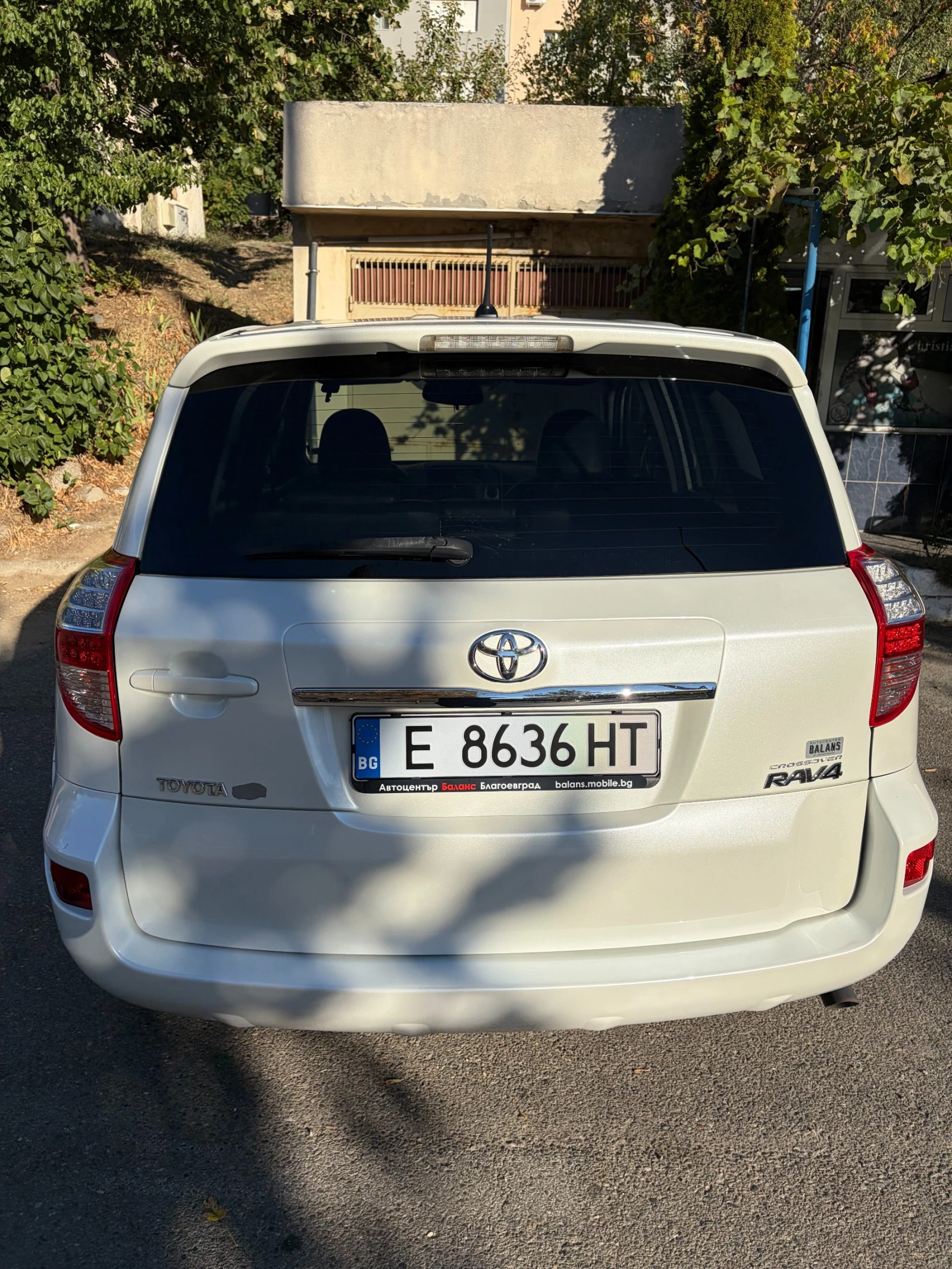 Toyota Rav4 2.2, снимка 6 - Автомобили и джипове - 56451972