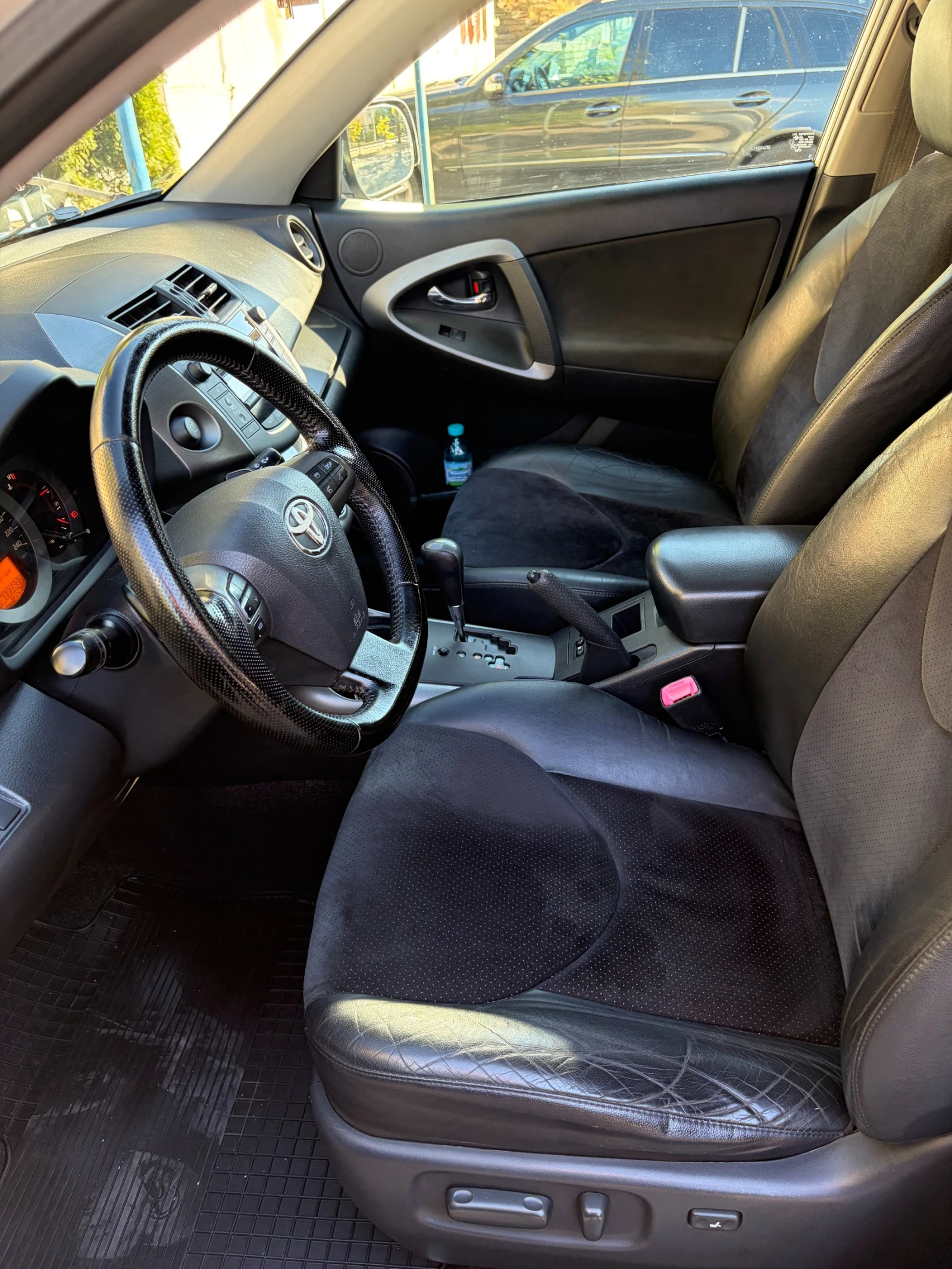 Toyota Rav4 2.2, снимка 9 - Автомобили и джипове - 56451972