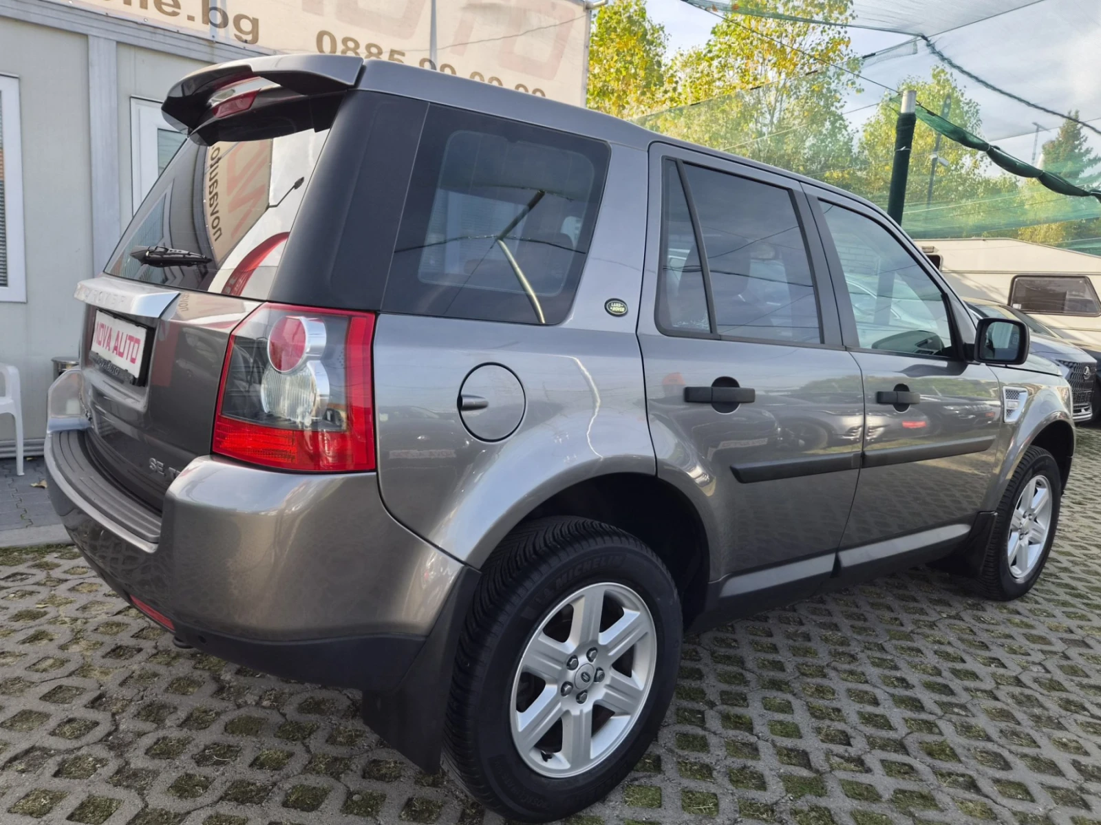 Land Rover Freelander 2.2D-AUTOMATIC, снимка 4 - Автомобили и джипове - 56584064
