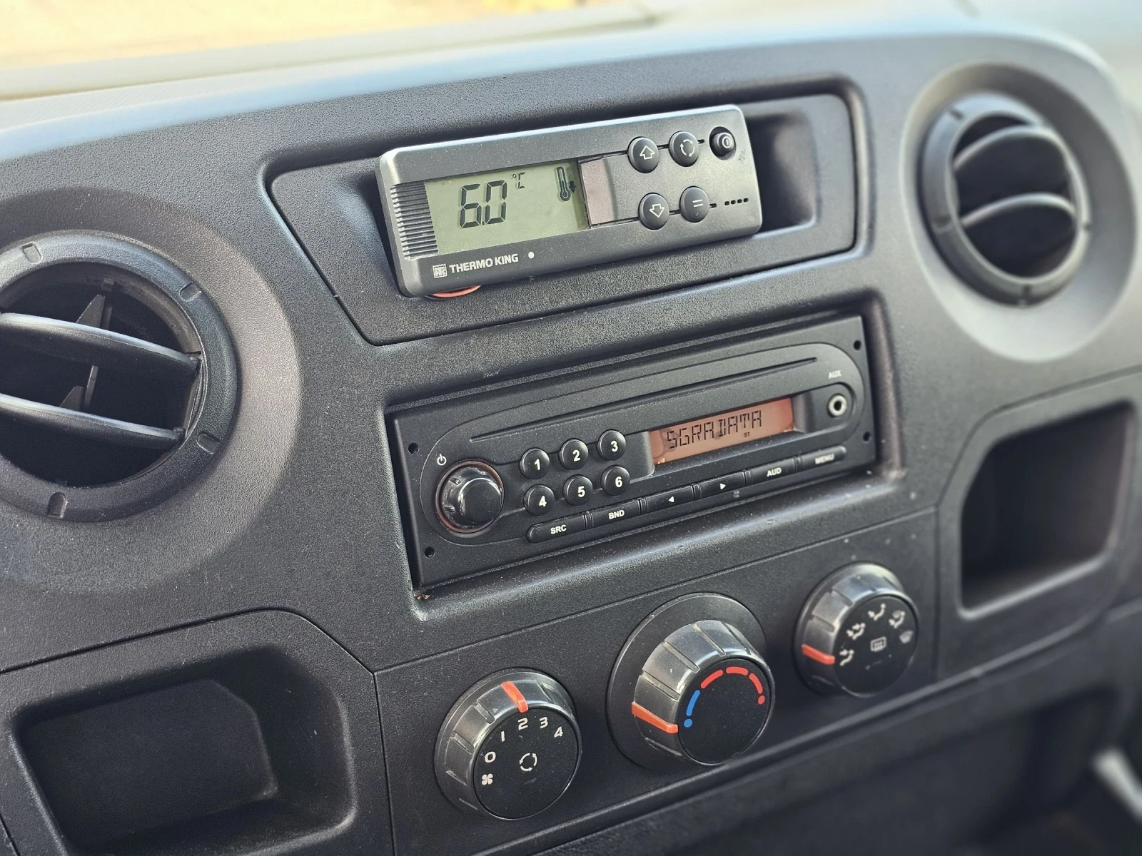 Renault Master L2H2 2.3dci ХЛАДИЛЕН - изображение 9