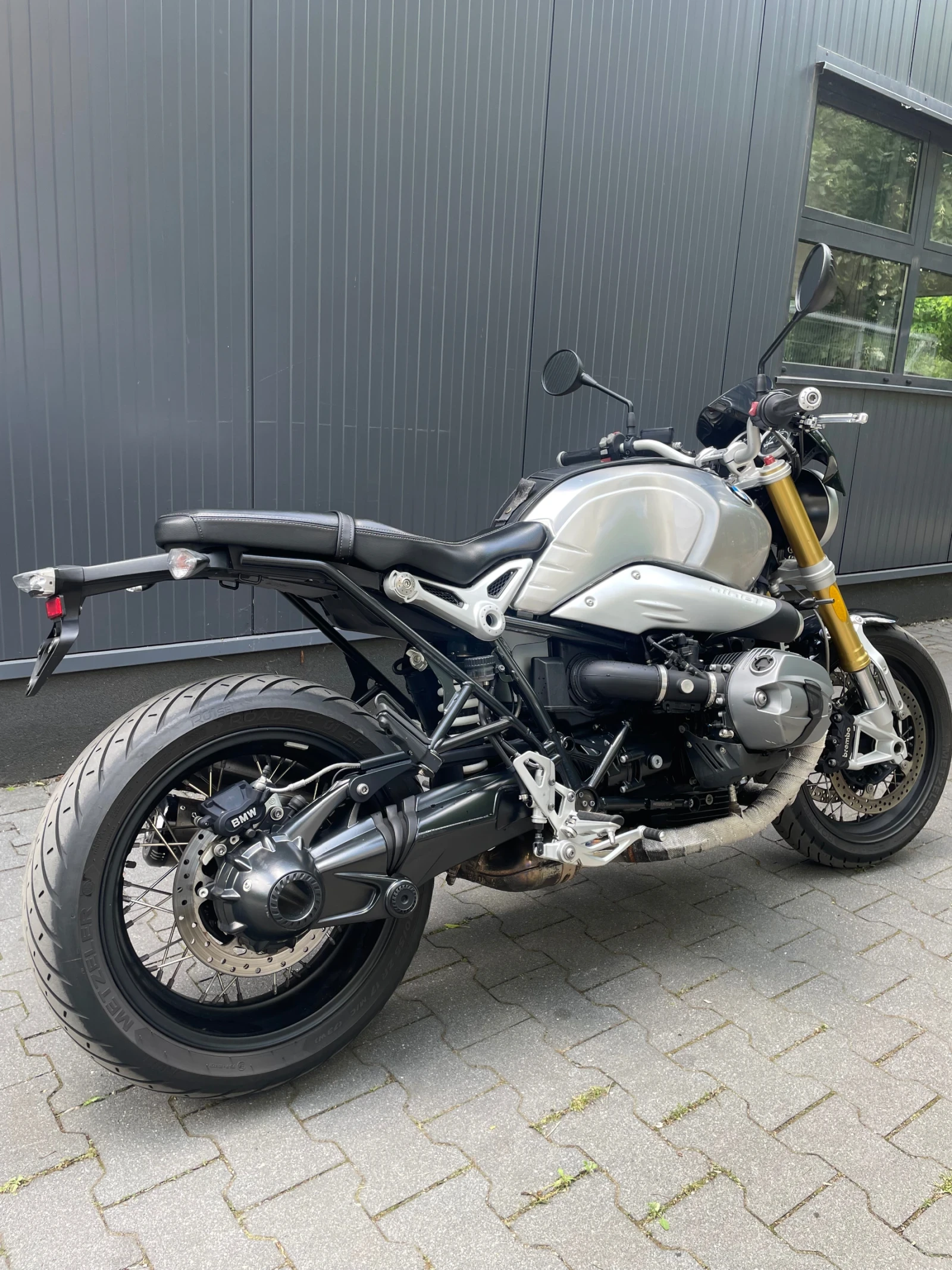BMW R R1200 Nine T BRUTAL/TITAN/AKRAPOVIC/BREMBO 29318km, снимка 3 - Мотоциклети и мототехника - 54684189