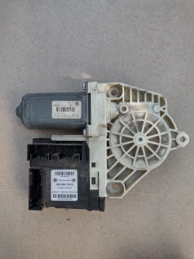 1K0959793G Моторче  стъклоповдигач за предна лява врата Volkswagen Golf V, Passat B6 1K0 959 793 G, снимка 1