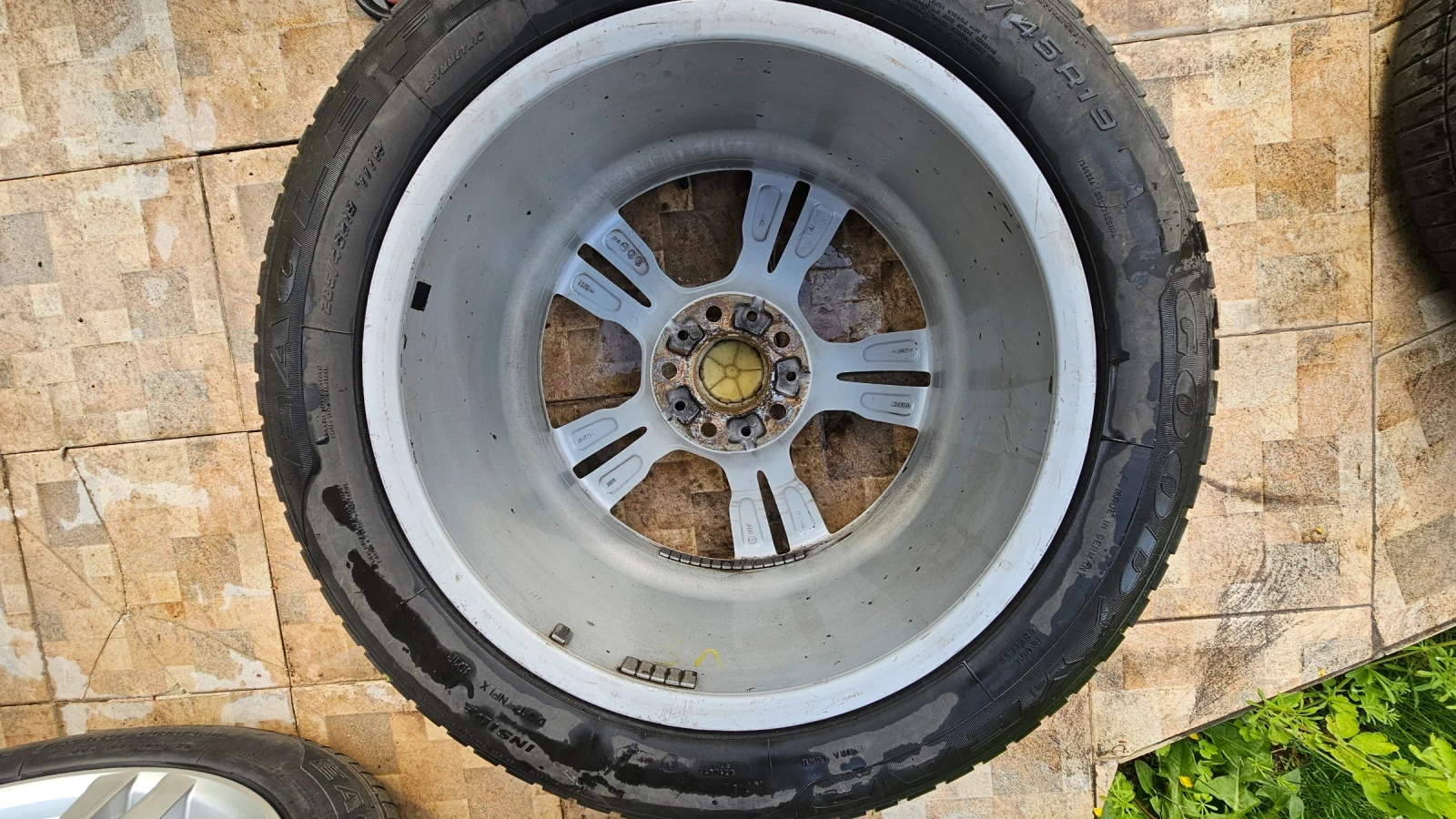 Гуми с джанти Goodyear 285/45R19, снимка 2 - Гуми и джанти - 54485842