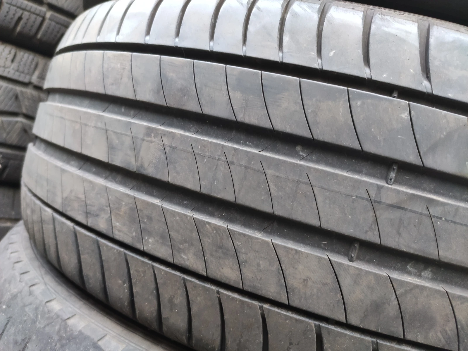 Гуми Летни 225/50R18, снимка 2 - Гуми и джанти - 55477534