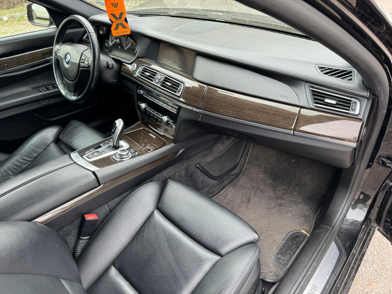 BMW 740 d xDrive, снимка 12 - Автомобили и джипове - 45485636