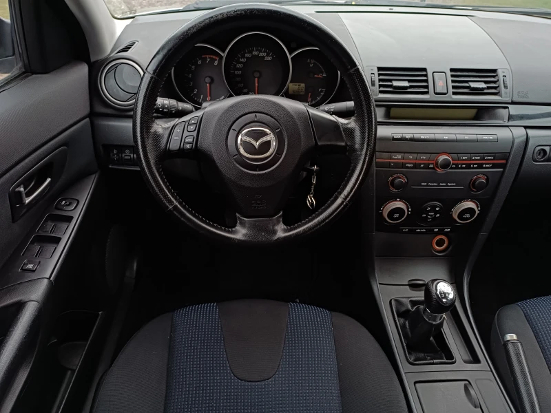 Mazda 3 -1.6i-105кс.-КЛИМАТРОНИК-92 000км.!!!!!, снимка 11 - Автомобили и джипове - 47350984