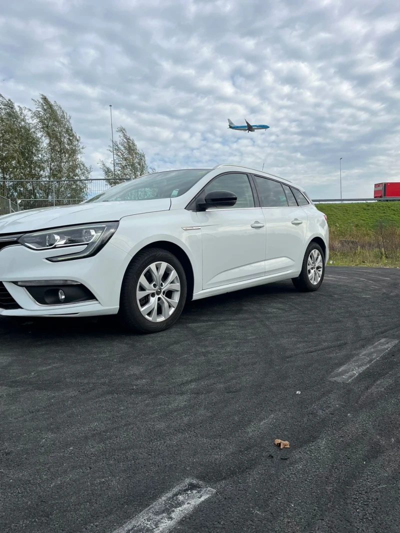 Renault Megane, снимка 2 - Автомобили и джипове - 47607142