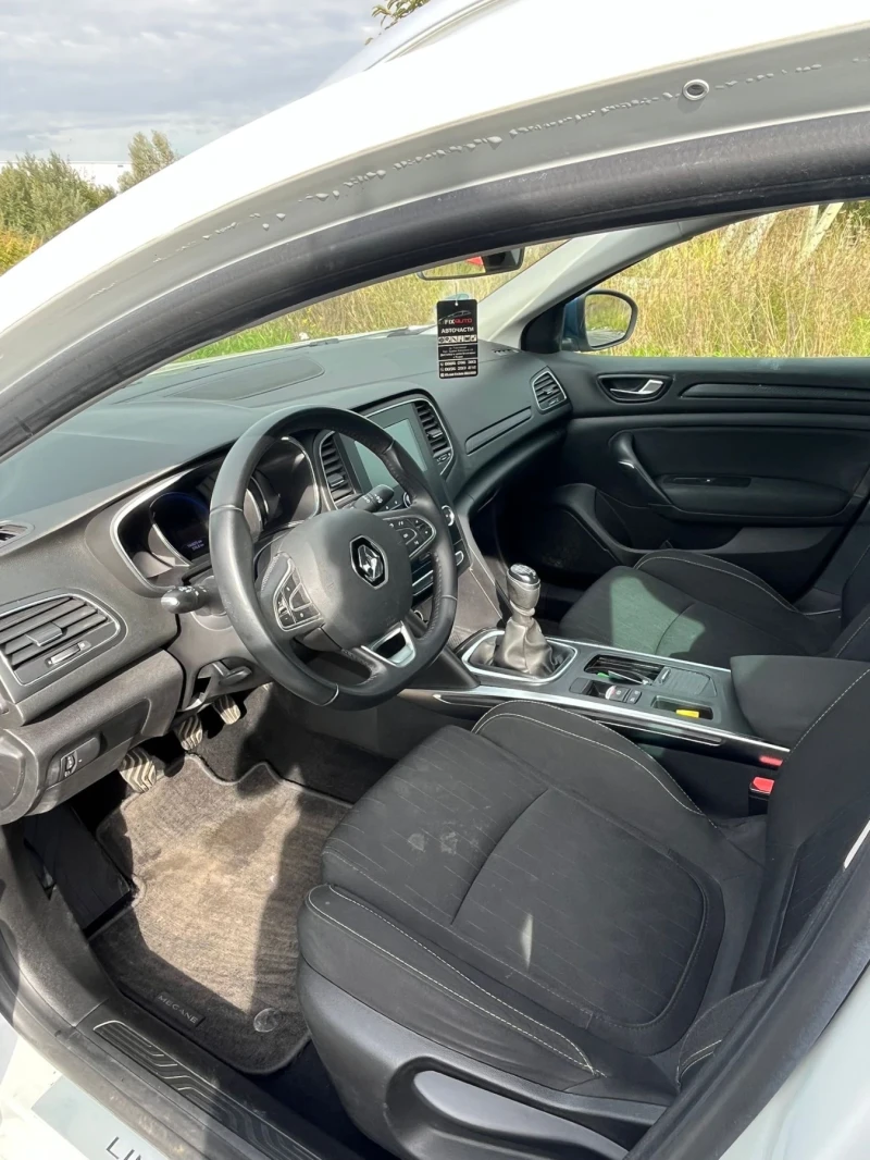 Renault Megane, снимка 13 - Автомобили и джипове - 47607142