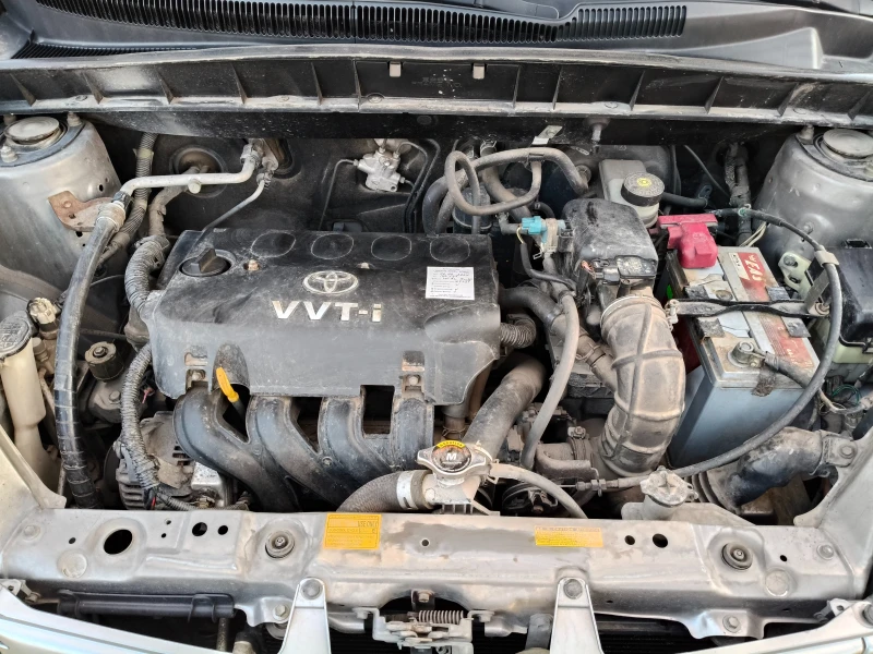 Toyota Yaris verso, снимка 10 - Автомобили и джипове - 49430631