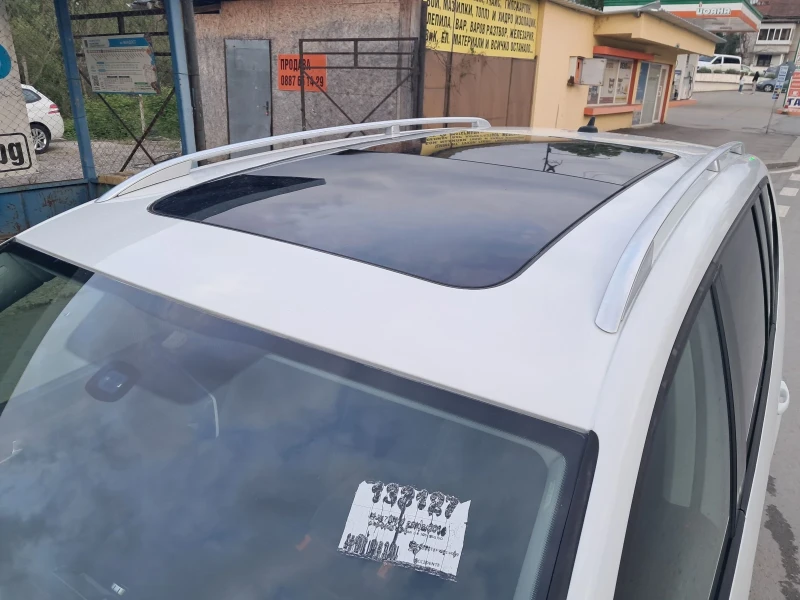 VW Touran 1.6TDI AUTOMAT , снимка 17 - Автомобили и джипове - 50476492