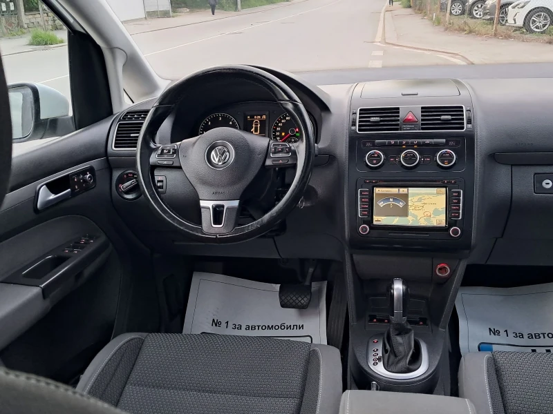 VW Touran 1.6TDI AUTOMAT , снимка 12 - Автомобили и джипове - 50476492