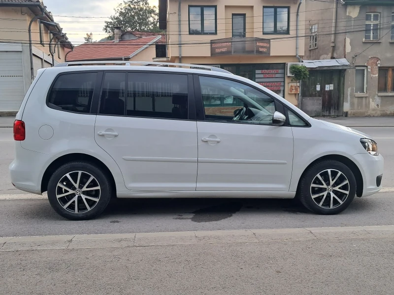 VW Touran 1.6TDI AUTOMAT , снимка 8 - Автомобили и джипове - 50476492