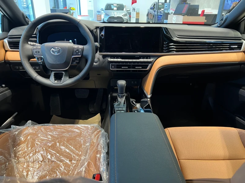 Toyota Camry 2.5H Luxury , снимка 9 - Автомобили и джипове - 52127211