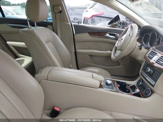 Mercedes-Benz CLS 550  - изображение 8