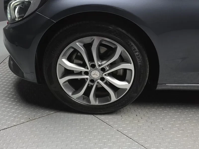 Mercedes-Benz C 220 4MATIC, снимка 5 - Автомобили и джипове - 54282242