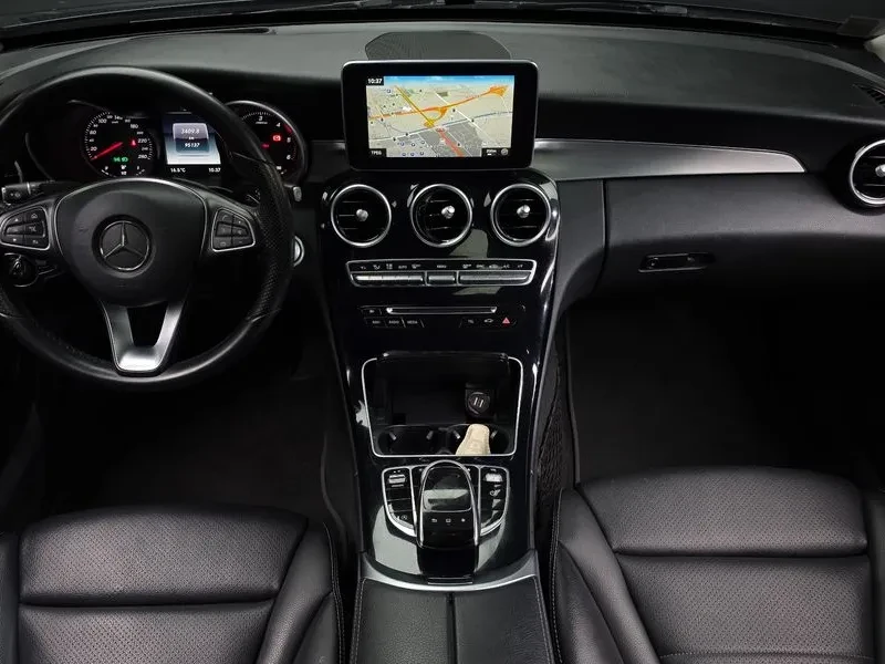 Mercedes-Benz C 220 4MATIC, снимка 7 - Автомобили и джипове - 54282242