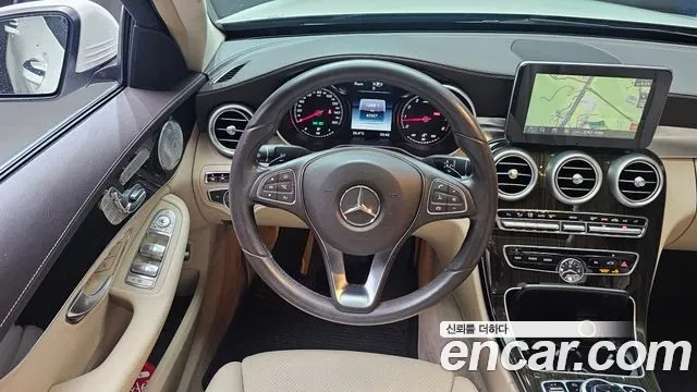 Mercedes-Benz C 300 4MATIC / ПАНОРАМА / КОЖА / ПОДГРЕВ / АВТОКРЕДИТ, снимка 9 - Автомобили и джипове - 56067949