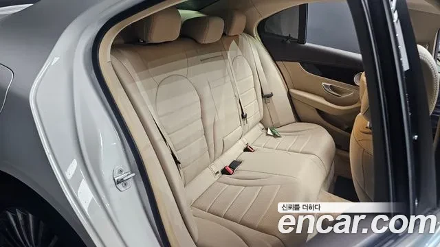 Mercedes-Benz C 300 4MATIC / ПАНОРАМА / КОЖА / ПОДГРЕВ / АВТОКРЕДИТ, снимка 16 - Автомобили и джипове - 56067949
