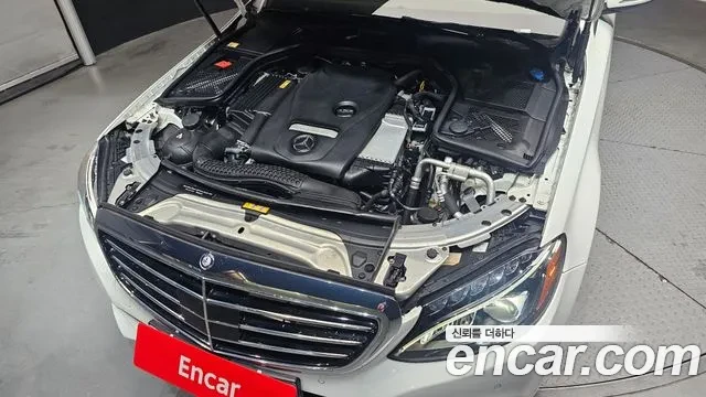 Mercedes-Benz C 300 4MATIC / ПАНОРАМА / КОЖА / ПОДГРЕВ / АВТОКРЕДИТ, снимка 6 - Автомобили и джипове - 56067949
