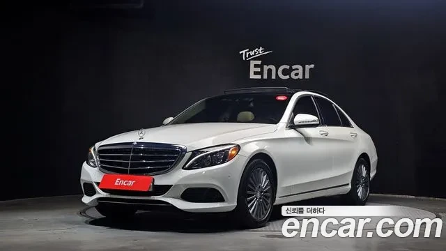 Mercedes-Benz C 300 4MATIC / ПАНОРАМА / КОЖА / ПОДГРЕВ / АВТОКРЕДИТ