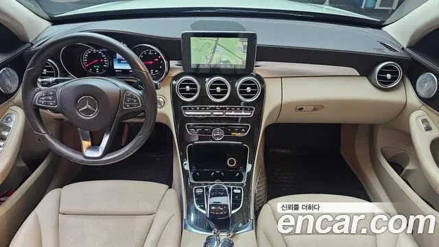 Mercedes-Benz C 300 4MATIC / ПАНОРАМА / КОЖА / ПОДГРЕВ / АВТОКРЕДИТ, снимка 8 - Автомобили и джипове - 56067949