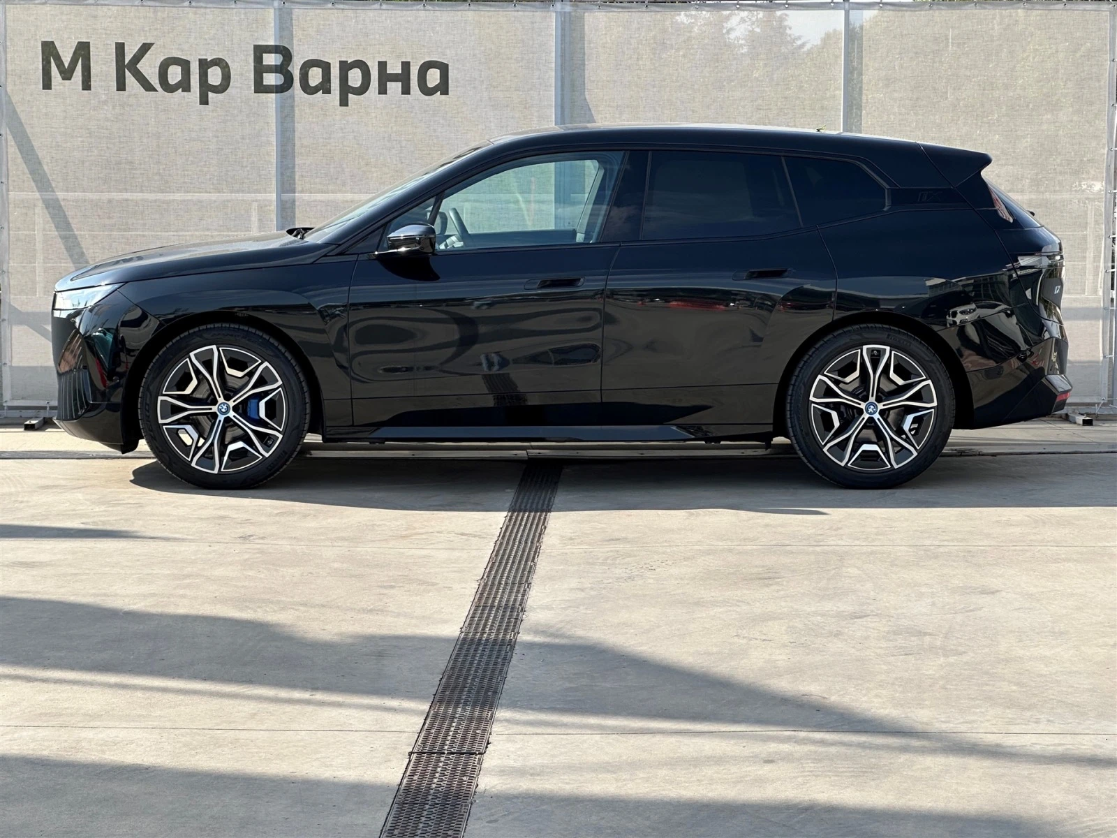 BMW iX XDRIVE40 - изображение 3